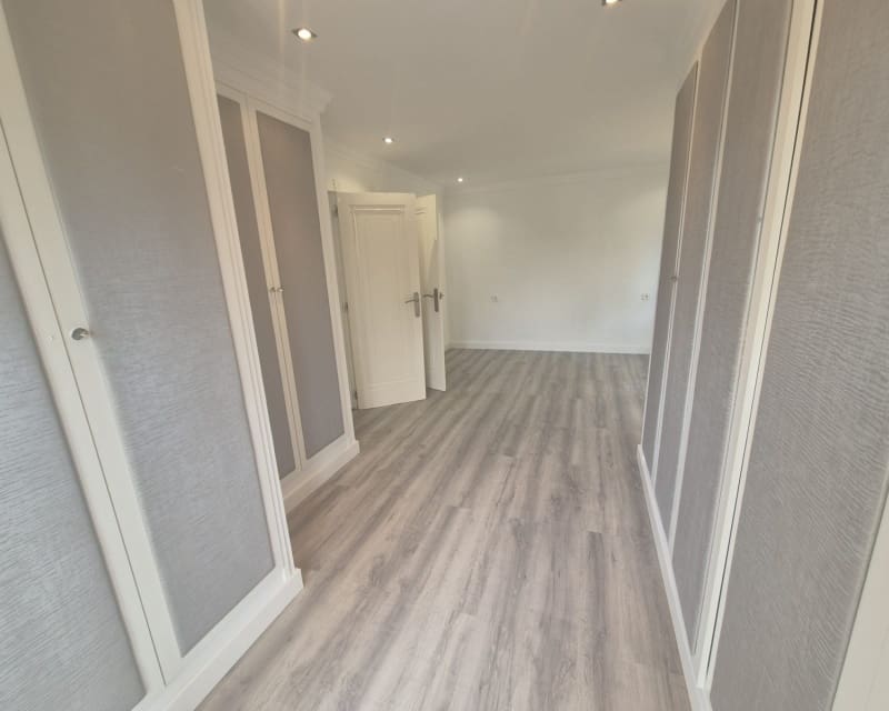 Chalet de 4 habitaciones en Villamartin en venta con piscina - 299.000 € (Ref: 9730410)