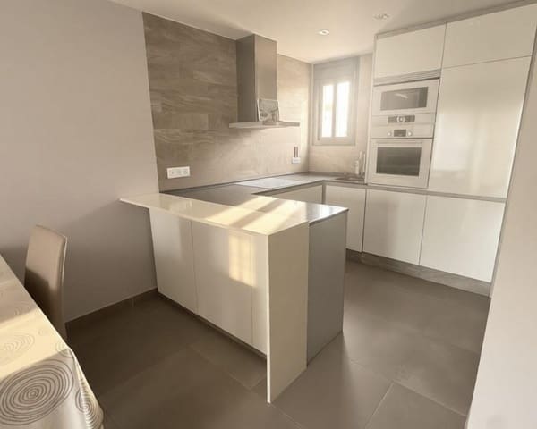 2 slaapkamer Appartement te koop in Punta Prima, Torrevieja met zwembad - € 279.900 (Ref: 9730412)