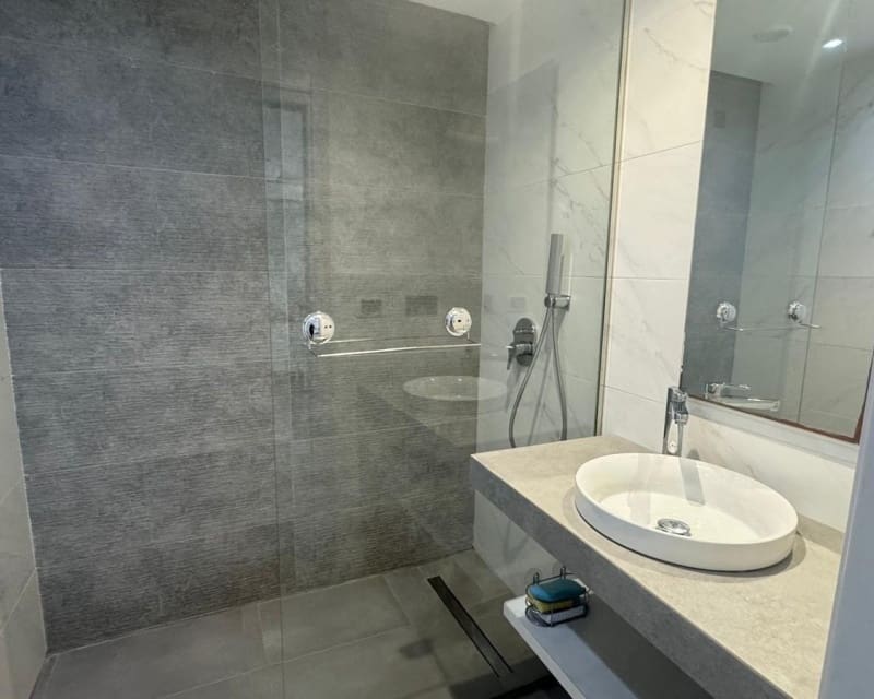 2 slaapkamer Appartement te koop in Punta Prima met zwembad - € 279.900 (Ref: 9730412)