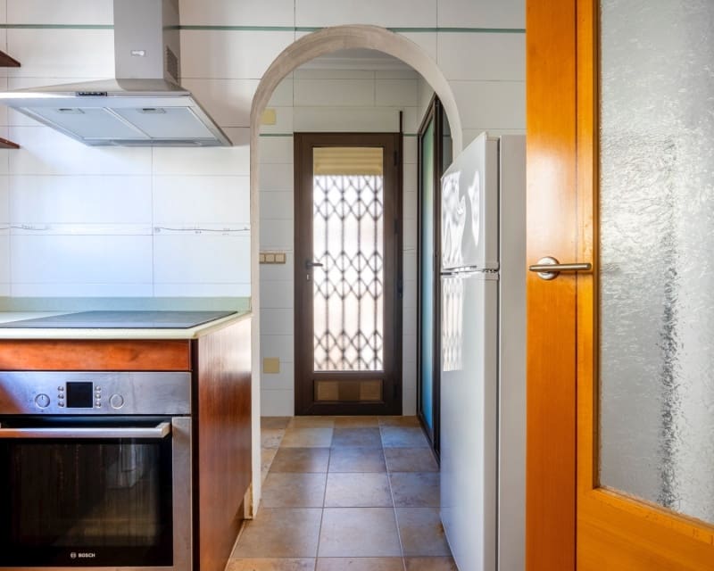 Chalet de 6 habitaciones en Villamartin en venta con piscina - 365.000 € (Ref: 9730413)