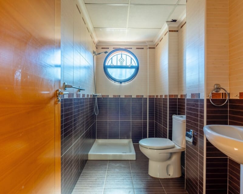 Chalet de 6 habitaciones en Villamartin en venta con piscina - 365.000 € (Ref: 9730413)