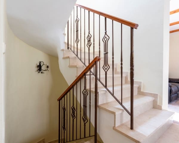 Chalet de 6 habitaciones en Villamartin, Orihuela en venta con piscina - 365.000 € (Ref: 9730413)