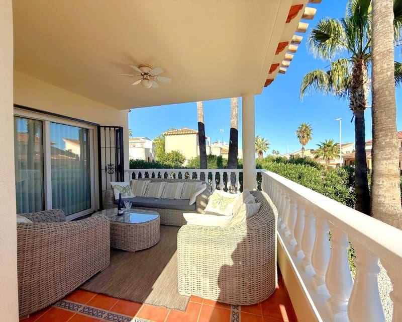 3 slaapkamer Villa te koop in Villamartin met zwembad - € 590.000 (Ref: 9730414)