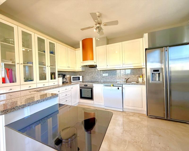 3 slaapkamer Villa te koop in Villamartin met zwembad - € 590.000 (Ref: 9730414)