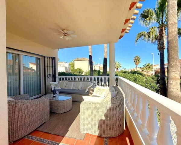 3 slaapkamer Villa te koop in Villamartin, Orihuela met zwembad - € 590.000 (Ref: 9730414)