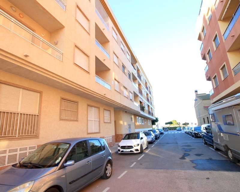 2 bedroom Apartment for sale in Rojales with pool - € 94,500 (Ref: 9737250)