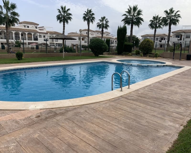 Casa de 2 habitaciones en Orihuela Costa en venta con piscina - 189.950 € (Ref: 9737253)