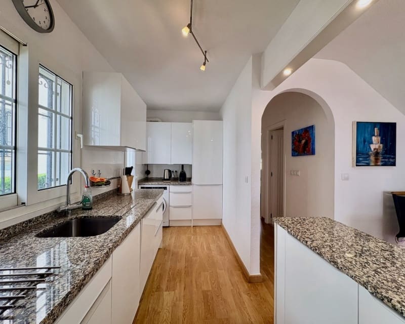 3 soveværelse Villa til salg i Villamartin med swimmingpool - € 289.000 (Ref: 9737254)