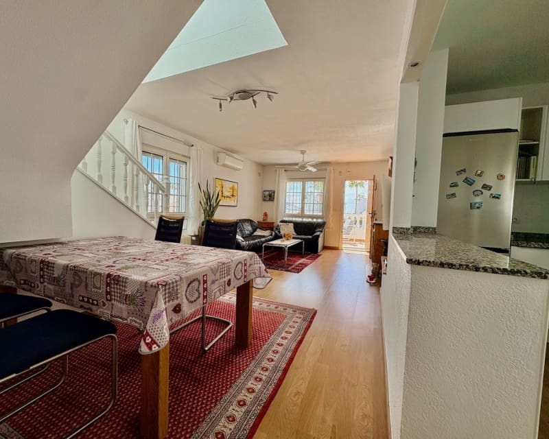 3 soveværelse Villa til salg i Villamartin med swimmingpool - € 289.000 (Ref: 9737254)