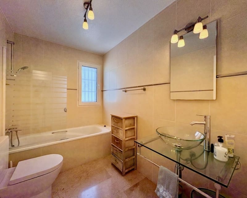 3 soveværelse Villa til salg i Villamartin med swimmingpool - € 289.000 (Ref: 9737254)