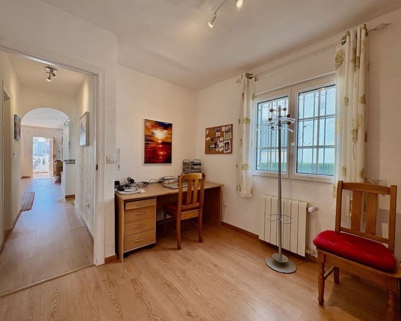 3 soveværelse Villa til salg i Villamartin med swimmingpool - € 289.000 (Ref: 9737254)