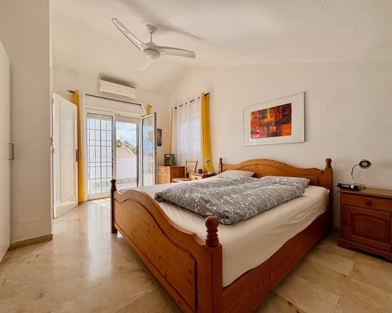 3 soveværelse Villa til salg i Villamartin med swimmingpool - € 289.000 (Ref: 9737254)