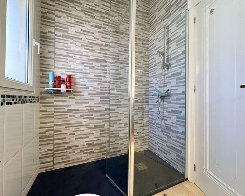 3 soveværelse Villa til salg i Villamartin med swimmingpool - € 289.000 (Ref: 9737254)