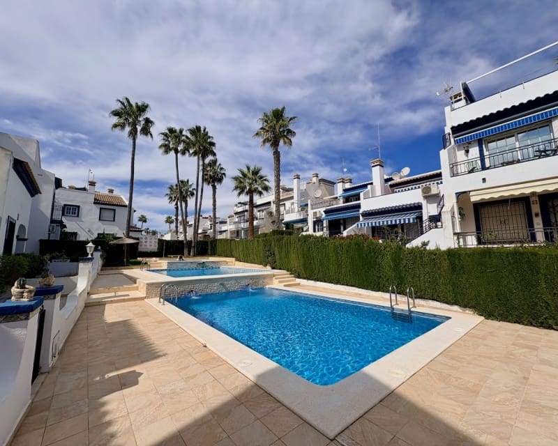 3 soveværelse Villa til salg i Villamartin med swimmingpool - € 289.000 (Ref: 9737254)