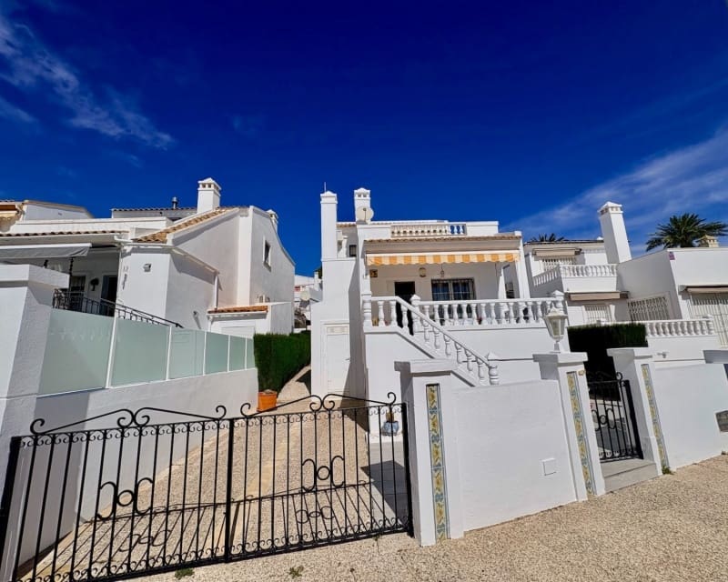 3 soveværelse Villa til salg i Villamartin med swimmingpool - € 289.000 (Ref: 9737254)
