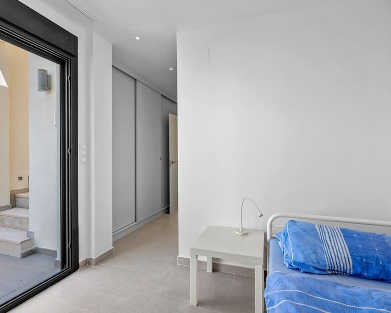 2 soveværelse Villa til salg i Dona Pepa med swimmingpool - € 379.000 (Ref: 9771959)