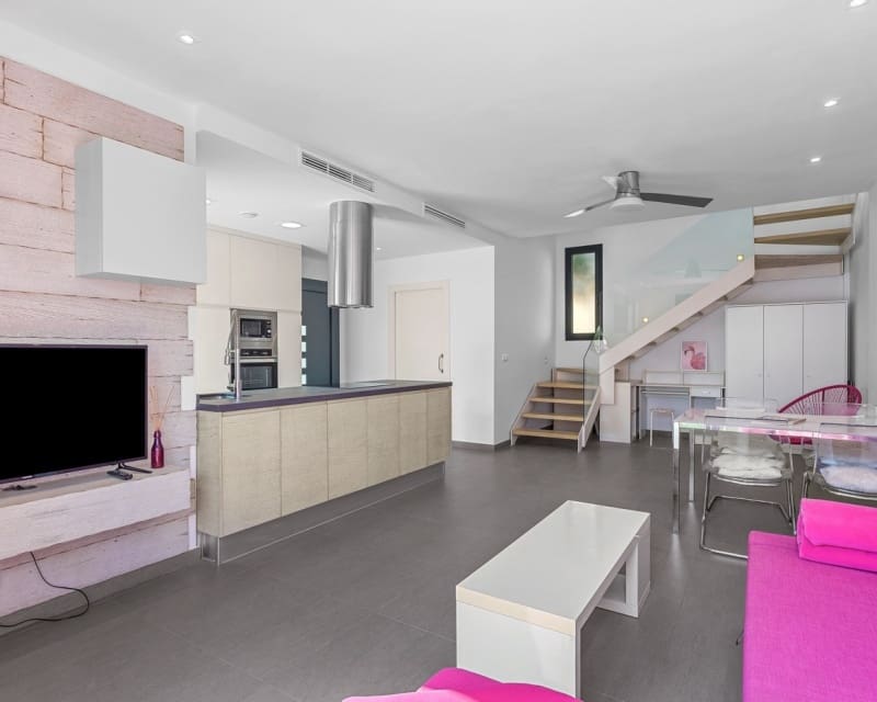 2 soveværelse Villa til salg i Dona Pepa med swimmingpool - € 379.000 (Ref: 9771959)