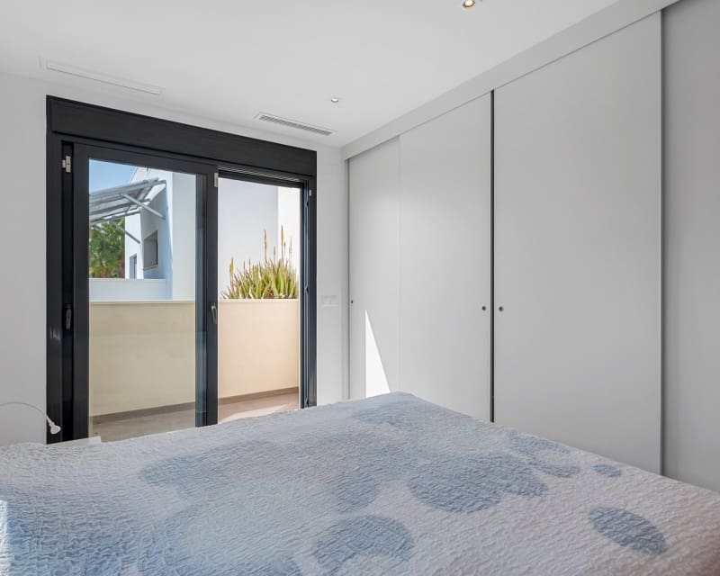 2 soveværelse Villa til salg i Dona Pepa med swimmingpool - € 379.000 (Ref: 9771959)