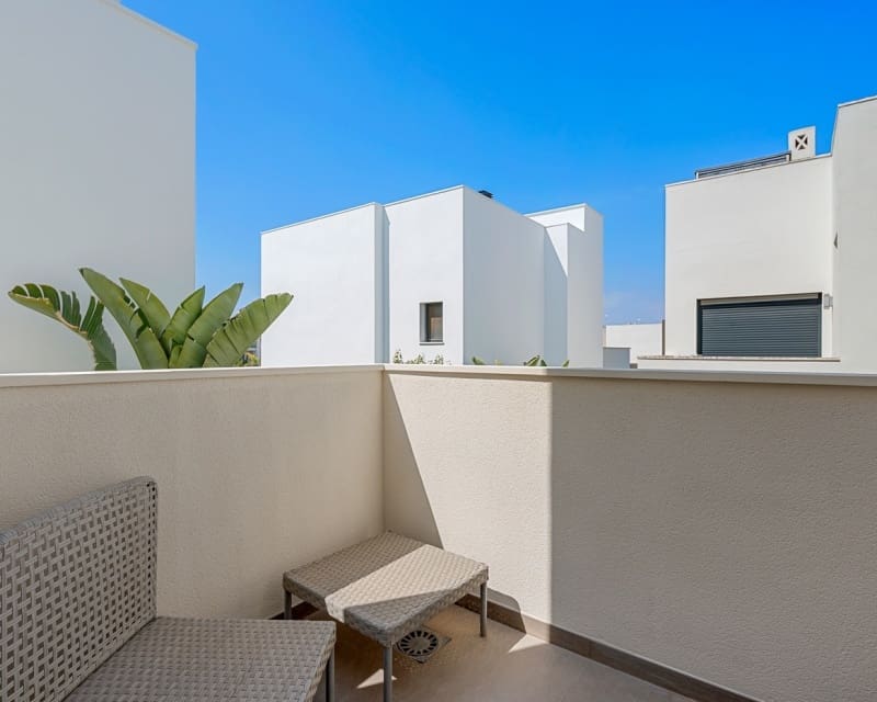 2 soveværelse Villa til salg i Dona Pepa med swimmingpool - € 379.000 (Ref: 9771959)