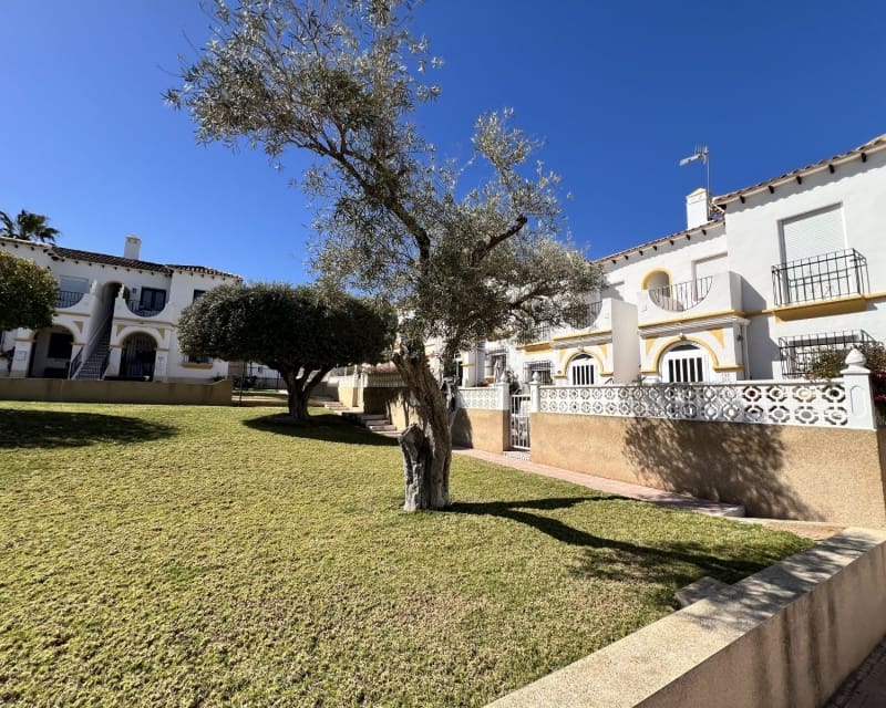 1 Zimmer Apartment zu verkaufen in Villamartin mit Pool - 105.000 € (Ref: 9771962)