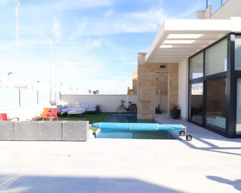3 chambre Villa/Maison à vendre à Cabo Roig avec piscine - 450 000 € (Ref: 9771967)