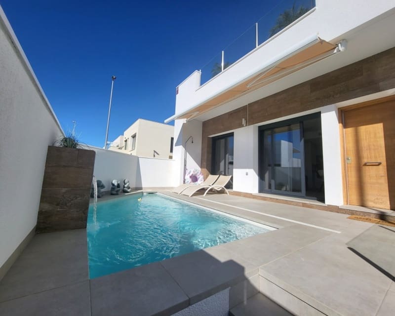 2 sovrum Hus till salu i Daya Vieja med pool - 299 995 € (Ref: 9771968)