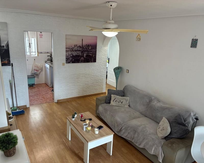 2 makuuhuone Huoneisto myytävänä paikassa Los Montesinos mukana uima-altaan - 119 500 € (Ref: 9771971)