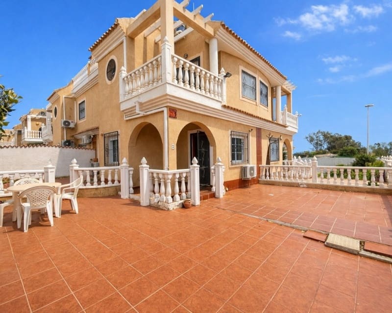 3 Zimmer Villa zu verkaufen in Cabo Roig mit Pool - 220.000 € (Ref: 9771972)