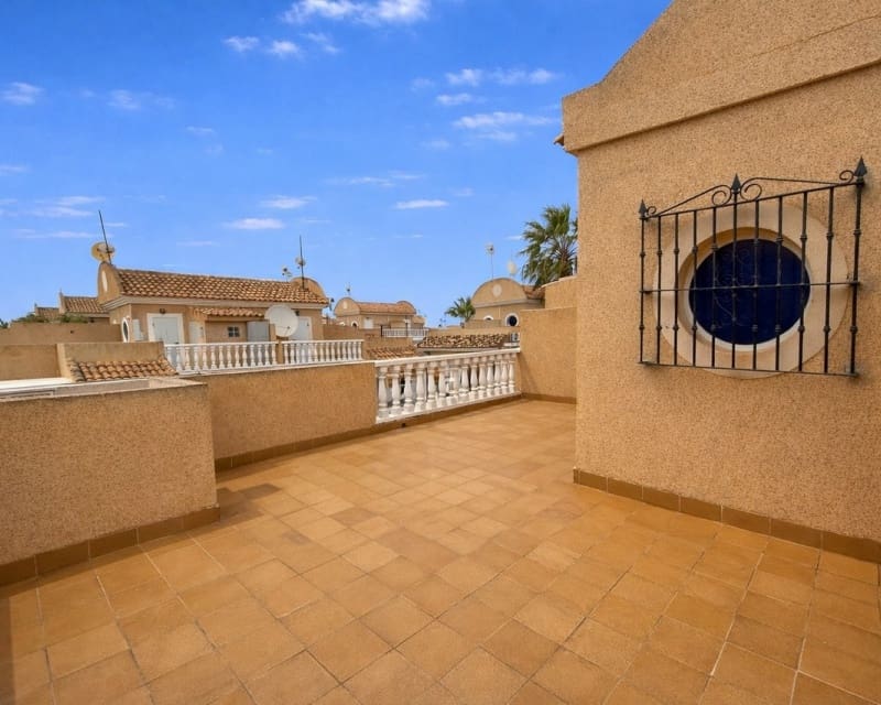3 Zimmer Villa zu verkaufen in Cabo Roig mit Pool - 220.000 € (Ref: 9771972)