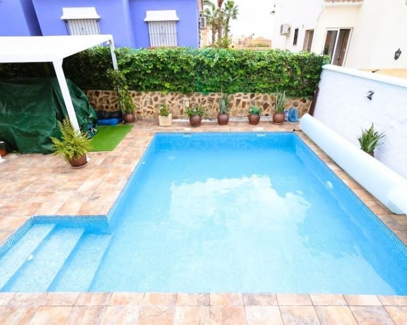 4 bedroom Villa for sale in Villamartin - € 408,000 (Ref: 9783421)