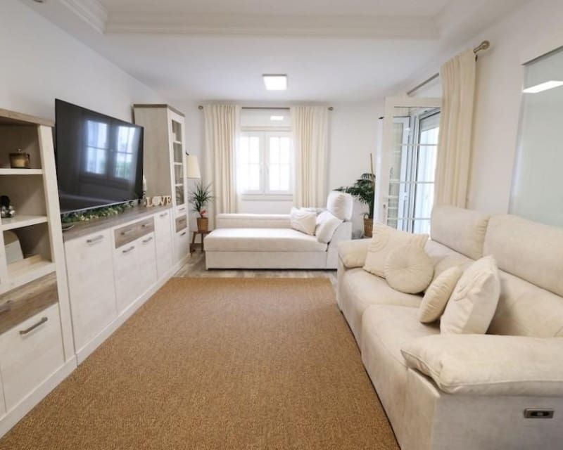 4 bedroom Villa for sale in Villamartin - € 408,000 (Ref: 9783421)