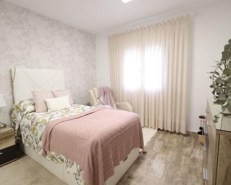 4 bedroom Villa for sale in Villamartin - € 408,000 (Ref: 9783421)