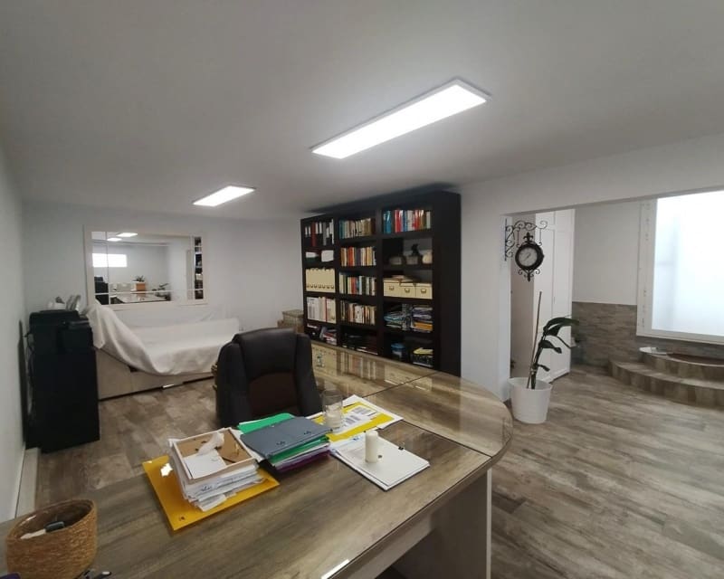 4 bedroom Villa for sale in Villamartin - € 408,000 (Ref: 9783421)