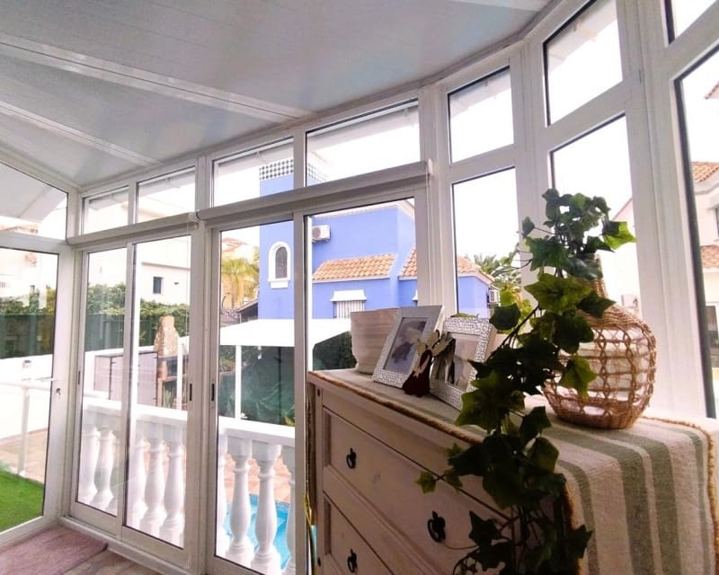 4 bedroom Villa for sale in Villamartin - € 408,000 (Ref: 9783421)