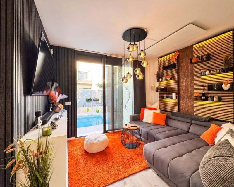 3 bedroom Villa for sale in Villamartin with pool - € 349,900 (Ref: 9783424)