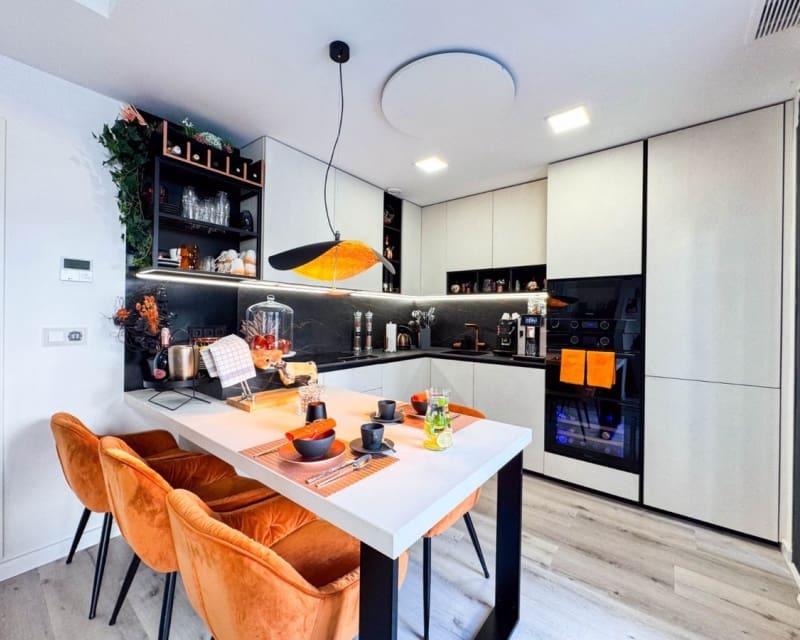 3 bedroom Villa for sale in Villamartin with pool - € 349,900 (Ref: 9783424)