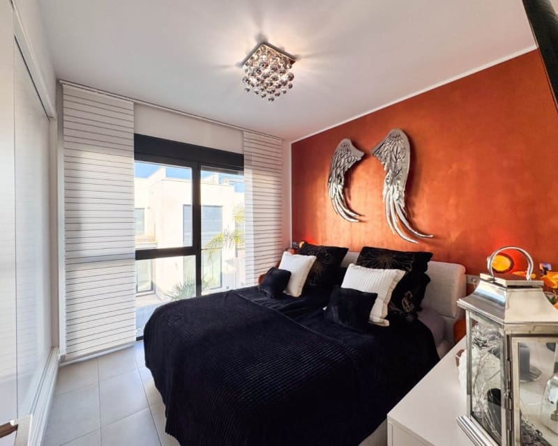 3 bedroom Villa for sale in Villamartin with pool - € 349,900 (Ref: 9783424)