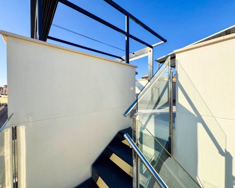 3 bedroom Villa for sale in Villamartin with pool - € 349,900 (Ref: 9783424)