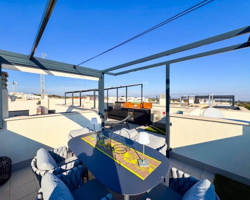 3 bedroom Villa for sale in Villamartin with pool - € 349,900 (Ref: 9783424)