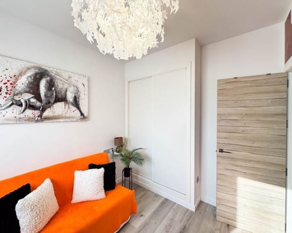 3 slaapkamer Villa te koop in Villamartin, Orihuela met zwembad - € 349.900 (Ref: 9783424)