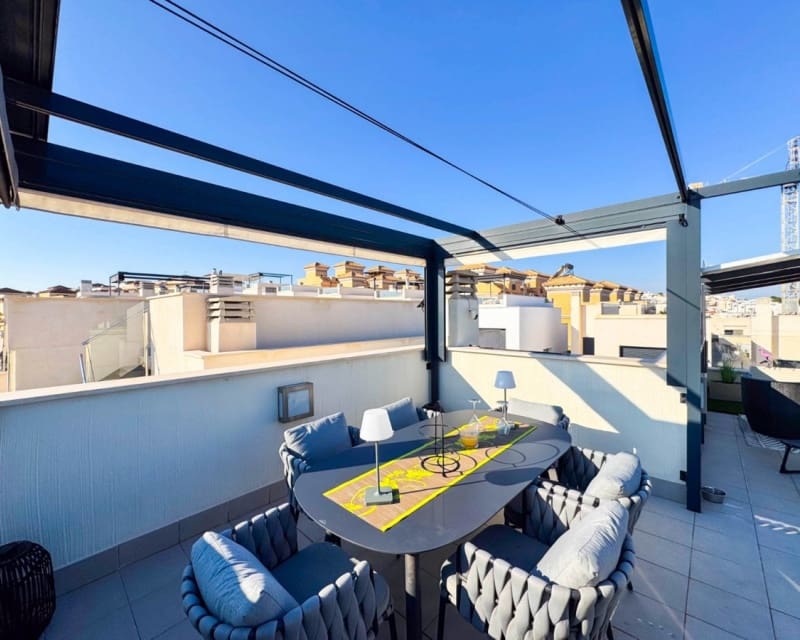 3 bedroom Villa for sale in Villamartin with pool - € 349,900 (Ref: 9783424)