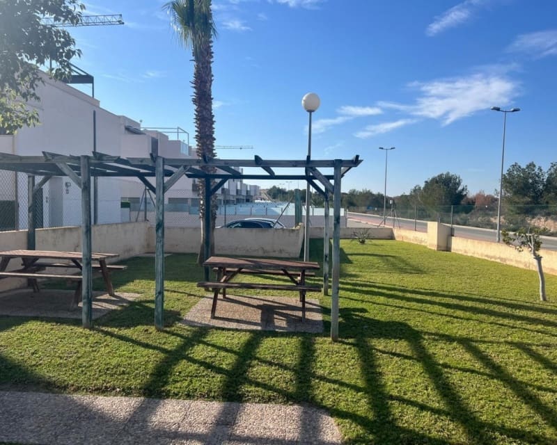 3 bedroom Villa for sale in Villamartin with pool - € 349,900 (Ref: 9783424)