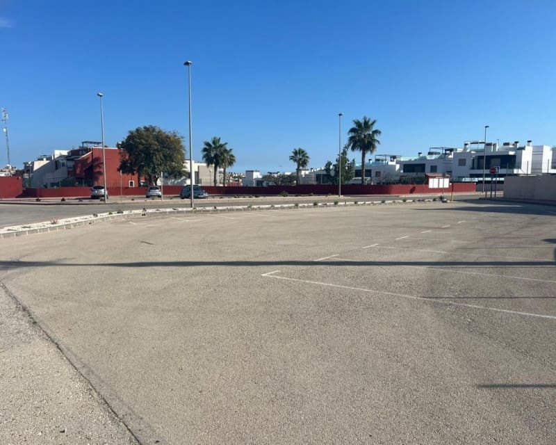 3 bedroom Villa for sale in Villamartin with pool - € 349,900 (Ref: 9783424)