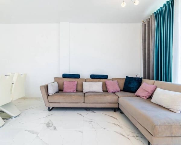 3 Zimmer Villa zu verkaufen in Villamartin, Orihuela mit Pool - 575.000 € (Ref: 9784076)