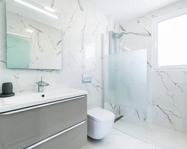 3 Zimmer Villa zu verkaufen in Villamartin, Orihuela mit Pool - 575.000 € (Ref: 9784076)