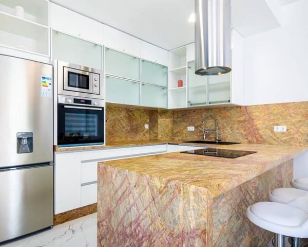 3 Zimmer Villa zu verkaufen in Villamartin, Orihuela mit Pool - 575.000 € (Ref: 9784076)