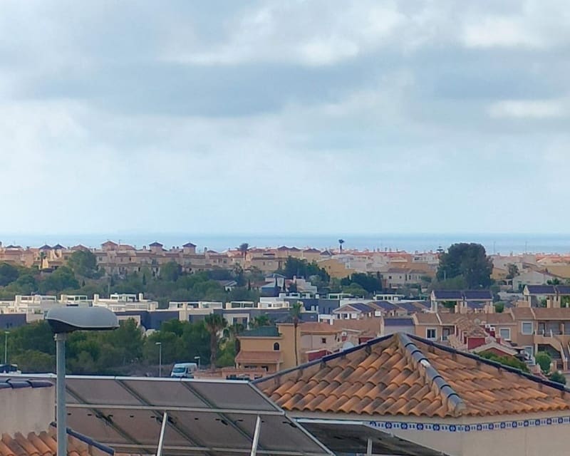 3 bedroom Villa for sale in Villamartin with pool - € 575,000 (Ref: 9784078)