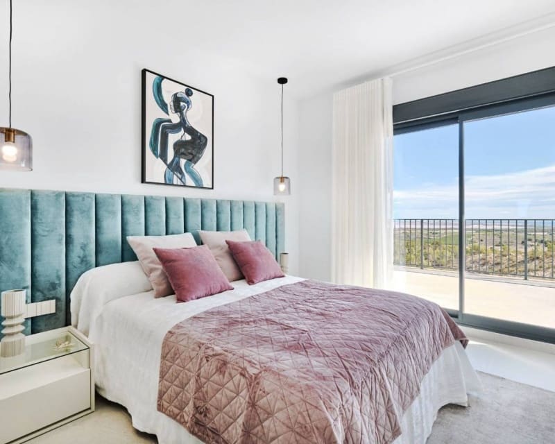 5 bedroom Villa for sale in Villamartin with pool - € 657,000 (Ref: 9784081)