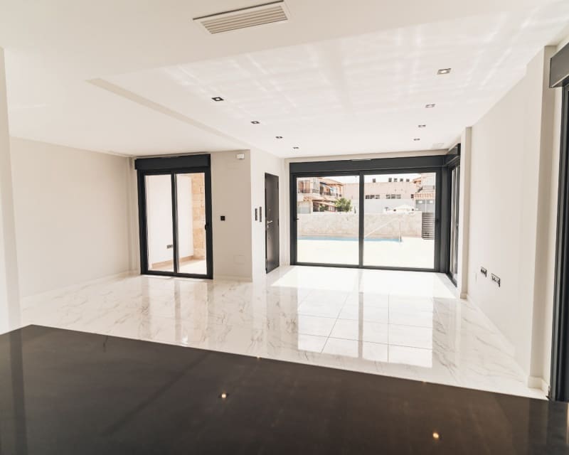 4 sovrum Villa till salu i Orihuela Costa med pool garage - 699 900 € (Ref: 9784082)