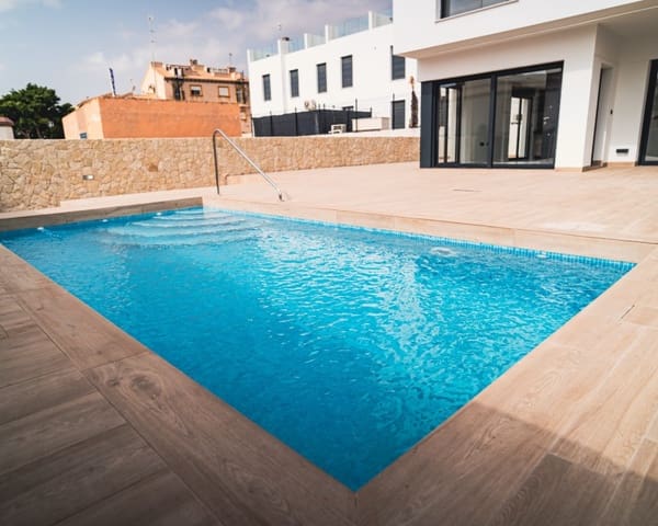 4 sovrum Villa till salu i Punta Prima, Orihuela med pool garage - 699 900 € (Ref: 9784082)